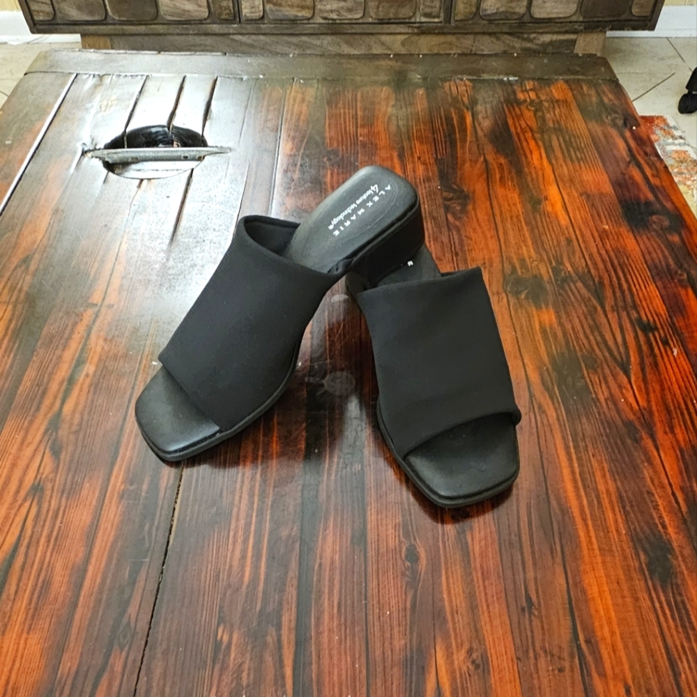 Alex Marie Black Open-Toe Slide Sandals